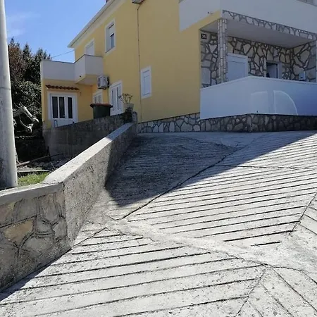 Appartement With Parking Space Kali, Ugljan - 24022